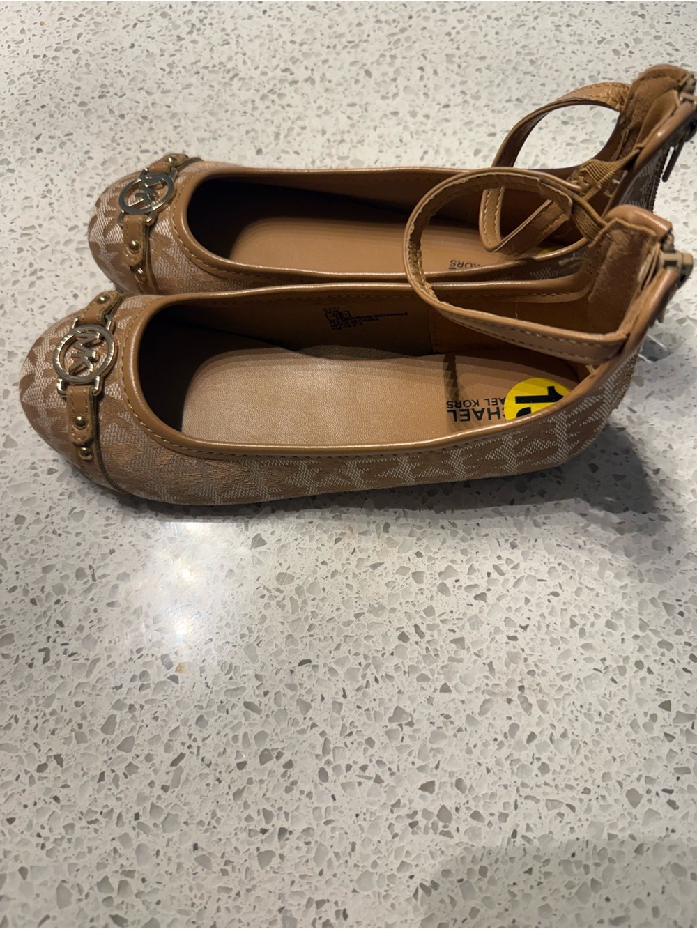 Brand new without tags!! Michael Kors Tan Logo-Embellished Girls Ballet Flats - Picture 4 of 4